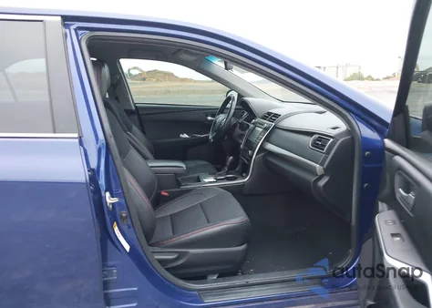 2015 Toyota Camry Se z USA, uszkodzony, nr VIN 4T1BF1FK2FU880511